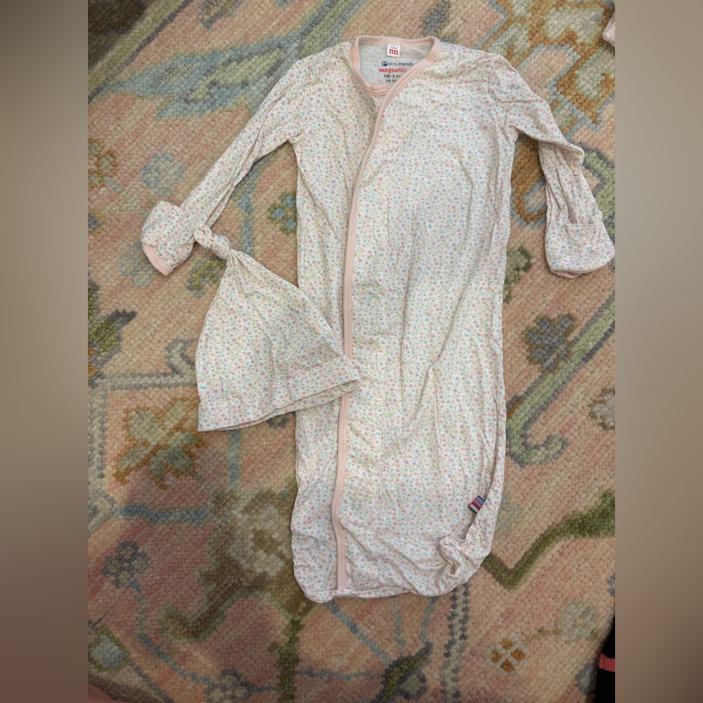 Magnetic Me Pastel Floral Sleep Gown and Knot Hat in Pink